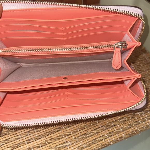 Kate spade embellished Zip around wallet EUC - Picture 10 of 17